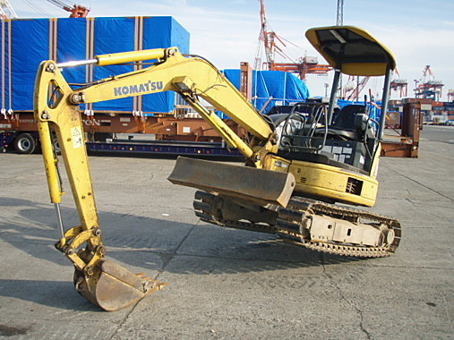 KOMATSU PC30MR-2