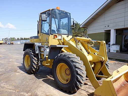 Погрузчик фронтальный KOMATSU WA100-3