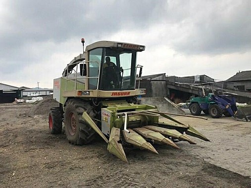 Комбайн для уборки кукурузы Claas Jaguar 840