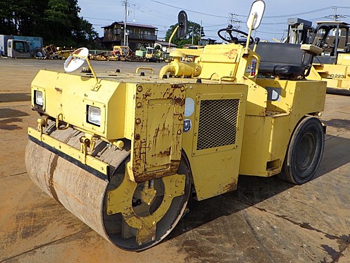 Каток SAKAI TW41