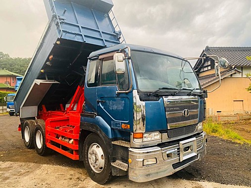 Самосвал NISSAN UD