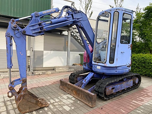 KOMATSU PC28UU-2